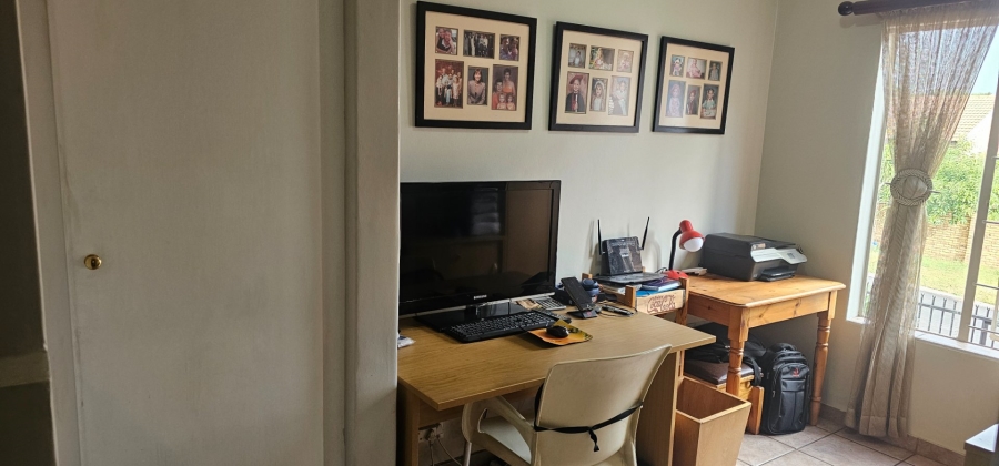 4 Bedroom Property for Sale in Amberfield Gauteng