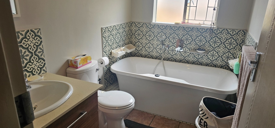 4 Bedroom Property for Sale in Amberfield Gauteng