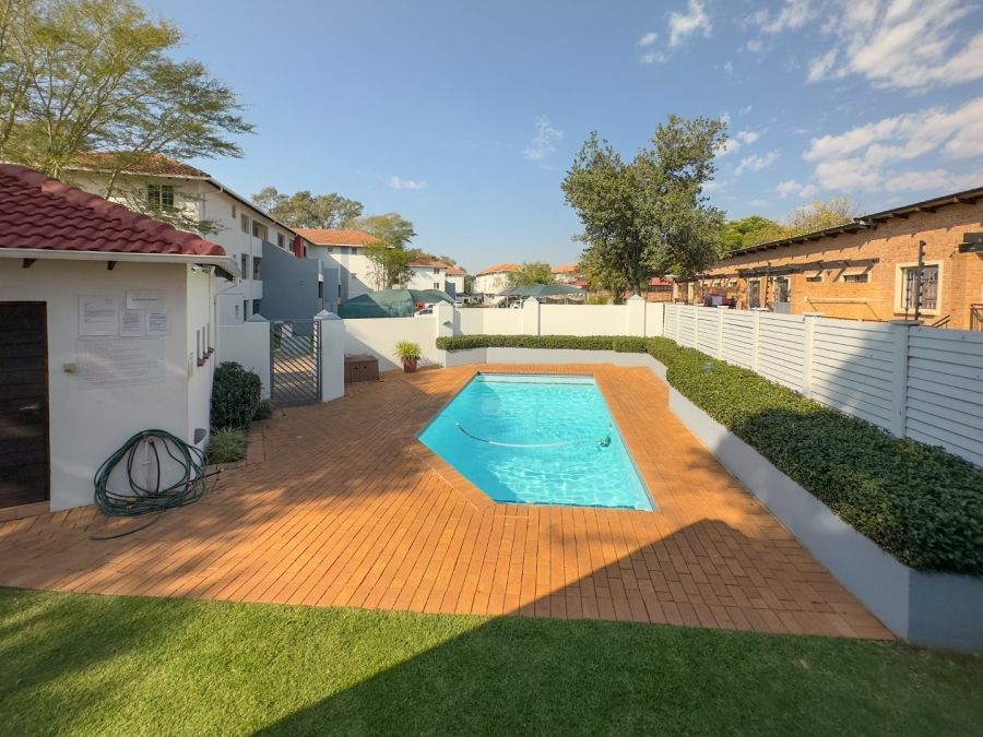 2 Bedroom Property for Sale in Groenkloof Gauteng