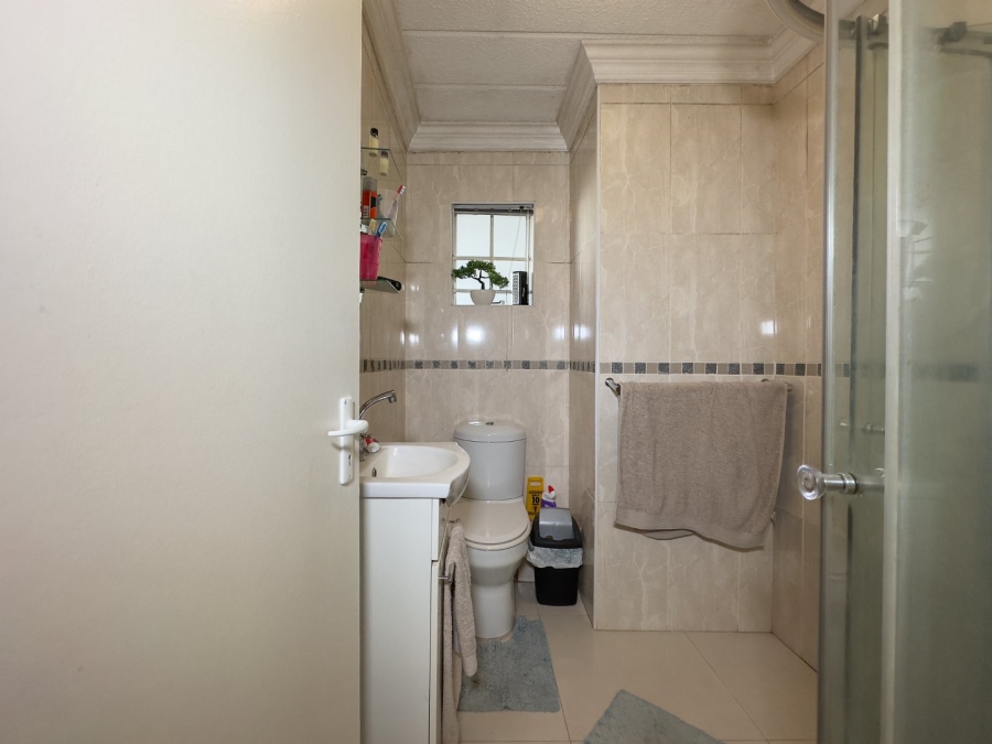 2 Bedroom Property for Sale in Groenkloof Gauteng