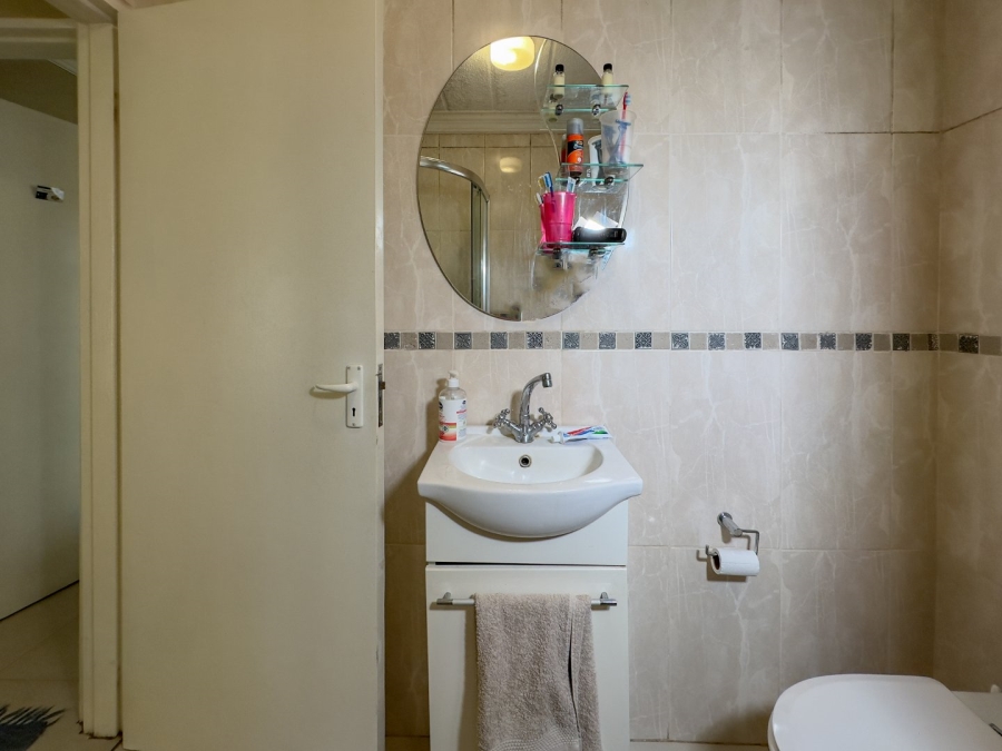 2 Bedroom Property for Sale in Groenkloof Gauteng