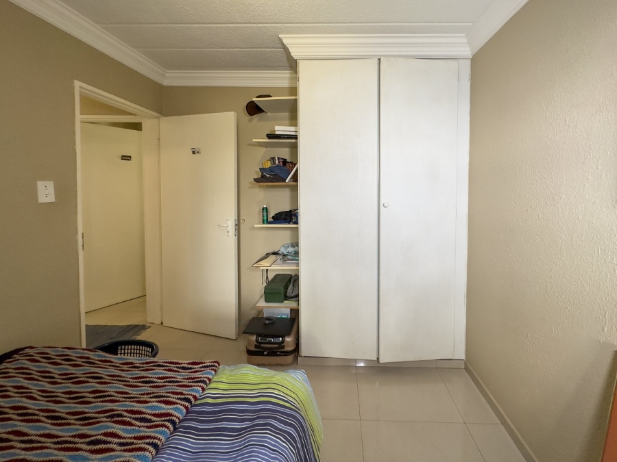 2 Bedroom Property for Sale in Groenkloof Gauteng