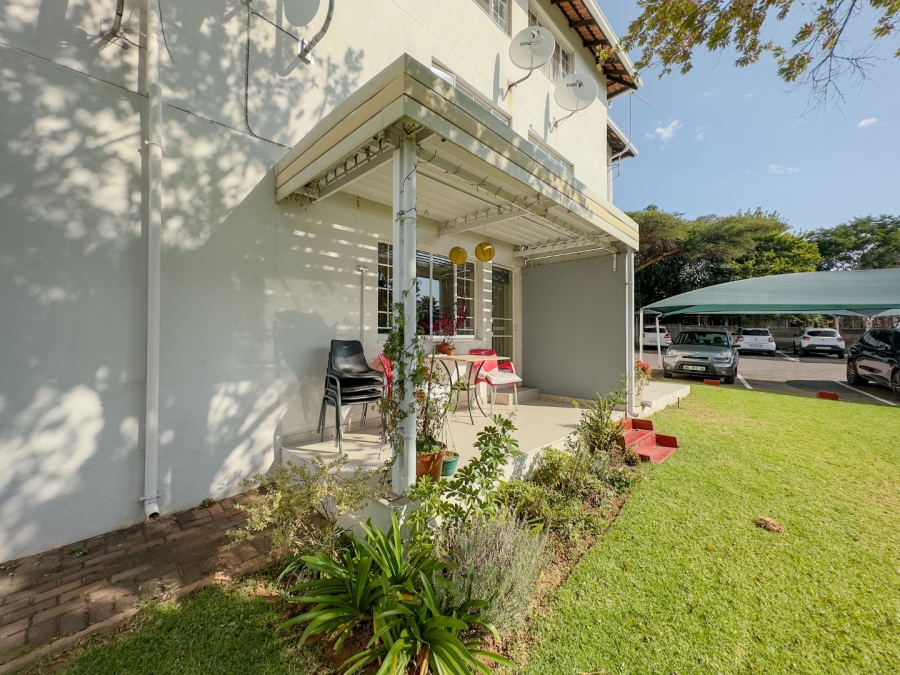 2 Bedroom Property for Sale in Groenkloof Gauteng