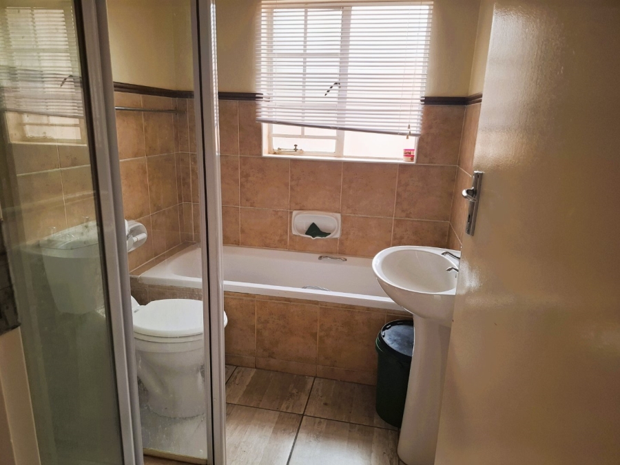 To Let 3 Bedroom Property for Rent in Equestria Gauteng