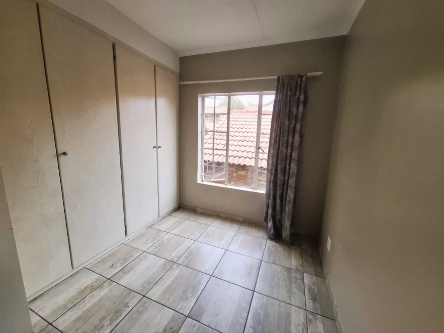 To Let 3 Bedroom Property for Rent in Equestria Gauteng