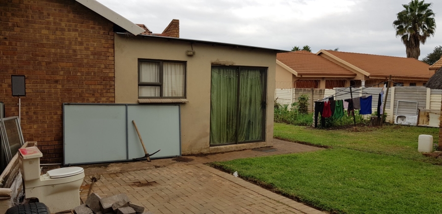 5 Bedroom Property for Sale in Montana Gauteng