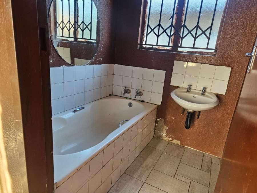 2 Bedroom Property for Sale in Chief A. Luthuli Park Gauteng