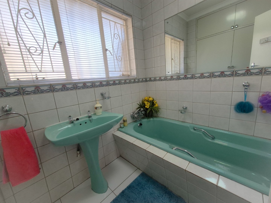 3 Bedroom Property for Sale in Vanderbijlpark SE 2 Gauteng