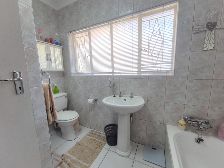 3 Bedroom Property for Sale in Vanderbijlpark SE 2 Gauteng