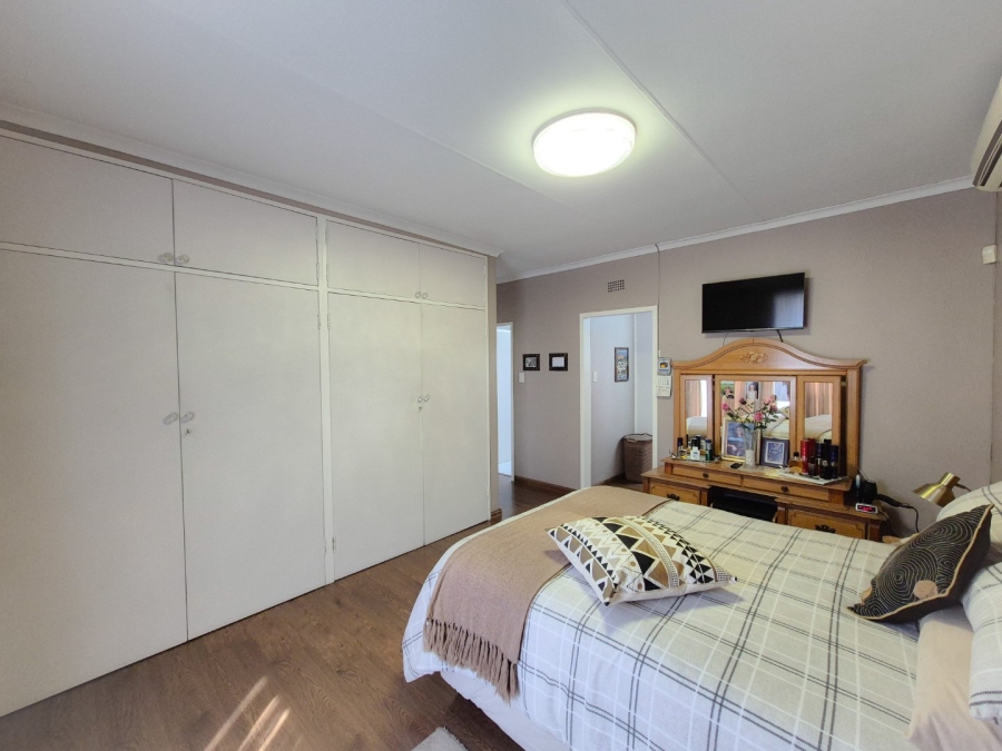 3 Bedroom Property for Sale in Vanderbijlpark SE 2 Gauteng