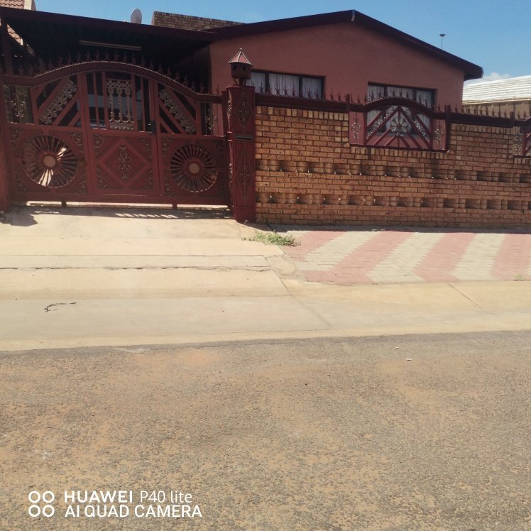 5 Bedroom Property for Sale in Soshanguve H Gauteng