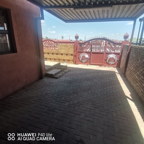 5 Bedroom Property for Sale in Soshanguve H Gauteng