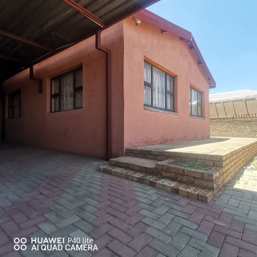 5 Bedroom Property for Sale in Soshanguve H Gauteng