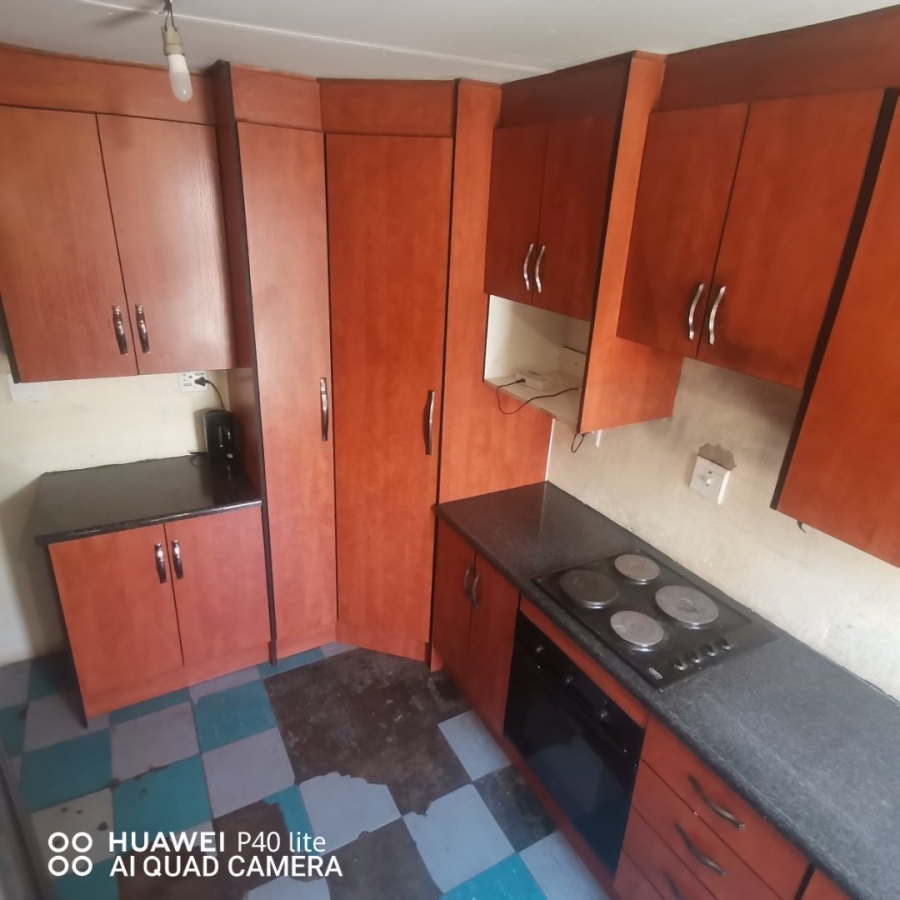 5 Bedroom Property for Sale in Soshanguve H Gauteng