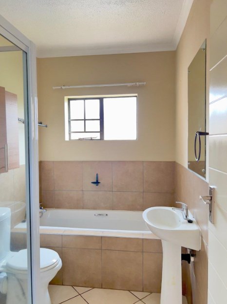 2 Bedroom Property for Sale in Crescent Wood Country Estate Gauteng
