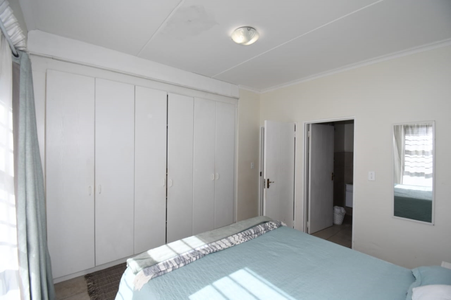 2 Bedroom Property for Sale in Broadacres Gauteng