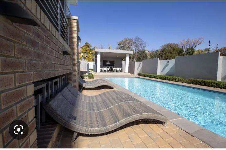 To Let 2 Bedroom Property for Rent in Rivonia Gauteng