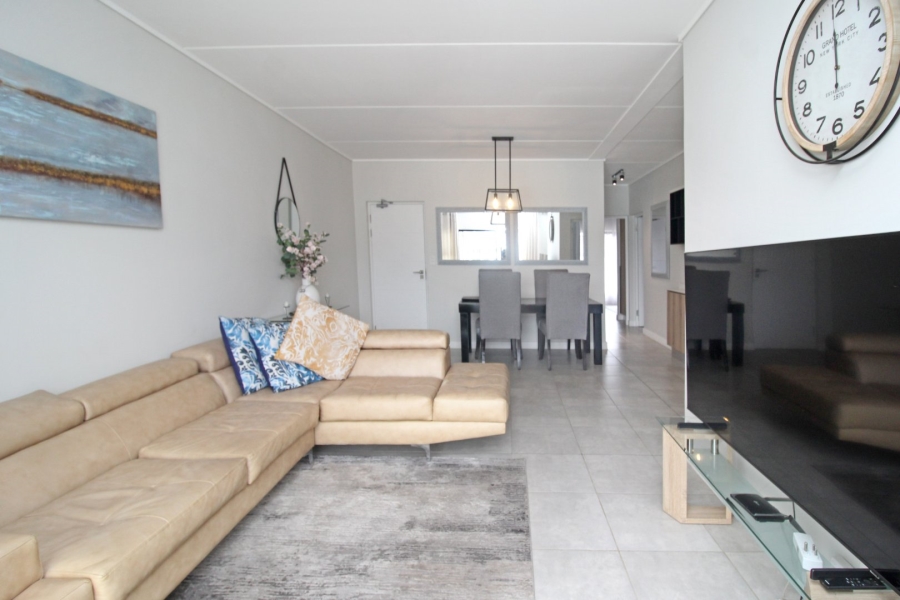 To Let 3 Bedroom Property for Rent in Waterfall Gauteng