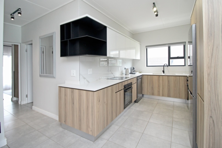 To Let 3 Bedroom Property for Rent in Waterfall Gauteng