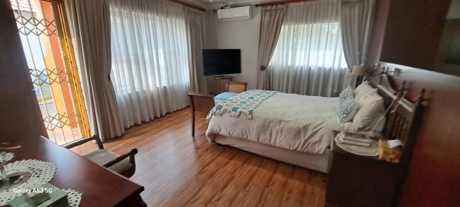 7 Bedroom Property for Sale in Waverley Gauteng