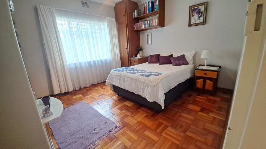 7 Bedroom Property for Sale in Waverley Gauteng