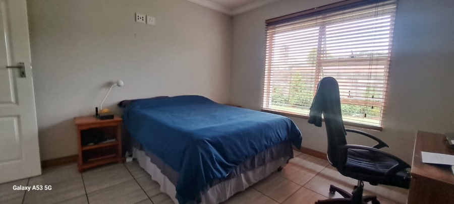 7 Bedroom Property for Sale in Waverley Gauteng