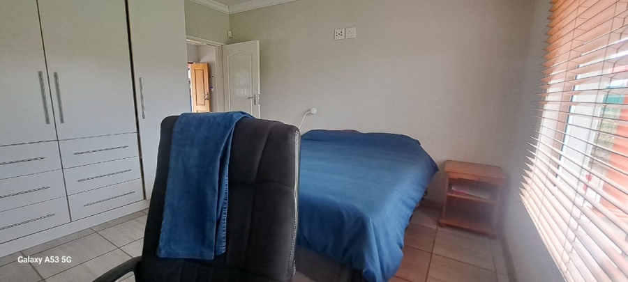 7 Bedroom Property for Sale in Waverley Gauteng