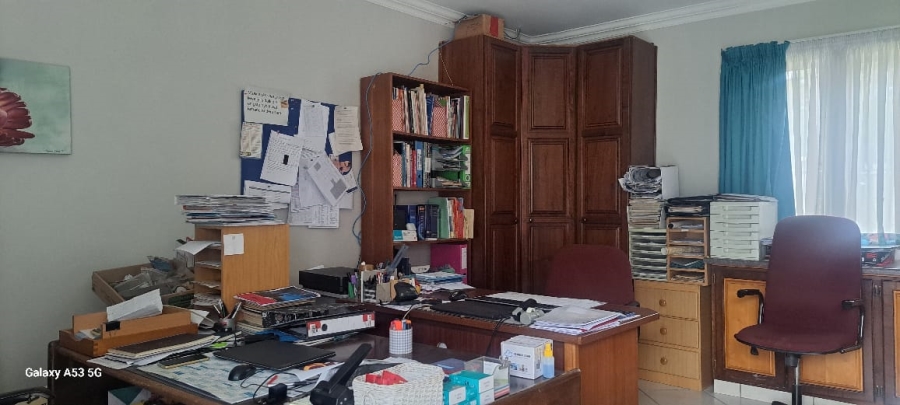 7 Bedroom Property for Sale in Waverley Gauteng