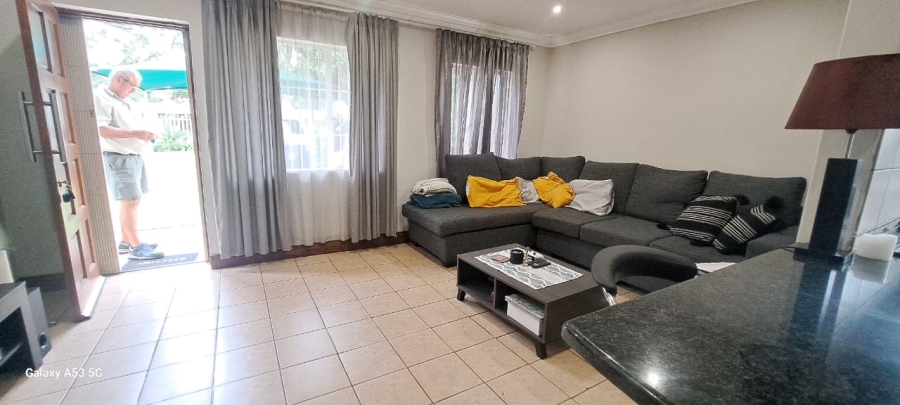 7 Bedroom Property for Sale in Waverley Gauteng