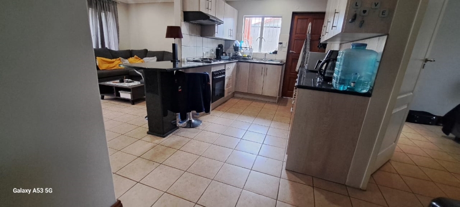 7 Bedroom Property for Sale in Waverley Gauteng