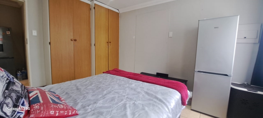 7 Bedroom Property for Sale in Waverley Gauteng