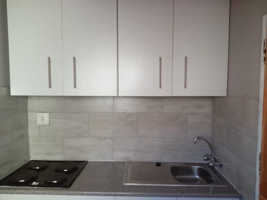 2 Bedroom Property for Sale in Roodekop Gauteng