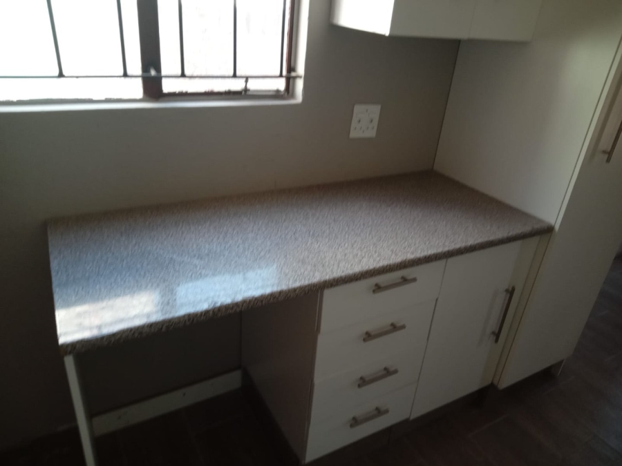 2 Bedroom Property for Sale in Roodekop Gauteng