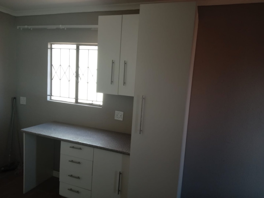 2 Bedroom Property for Sale in Roodekop Gauteng
