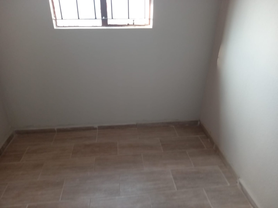 2 Bedroom Property for Sale in Roodekop Gauteng