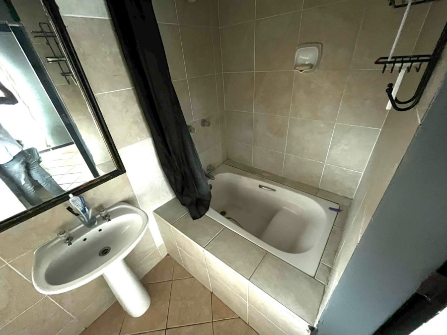 1 Bedroom Property for Sale in The Orchards Gauteng