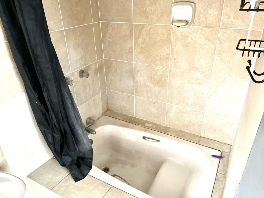 1 Bedroom Property for Sale in The Orchards Gauteng