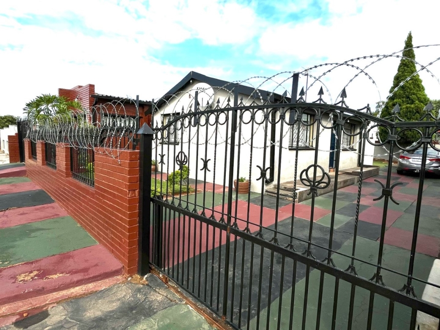 5 Bedroom Property for Sale in Soshanguve H Gauteng