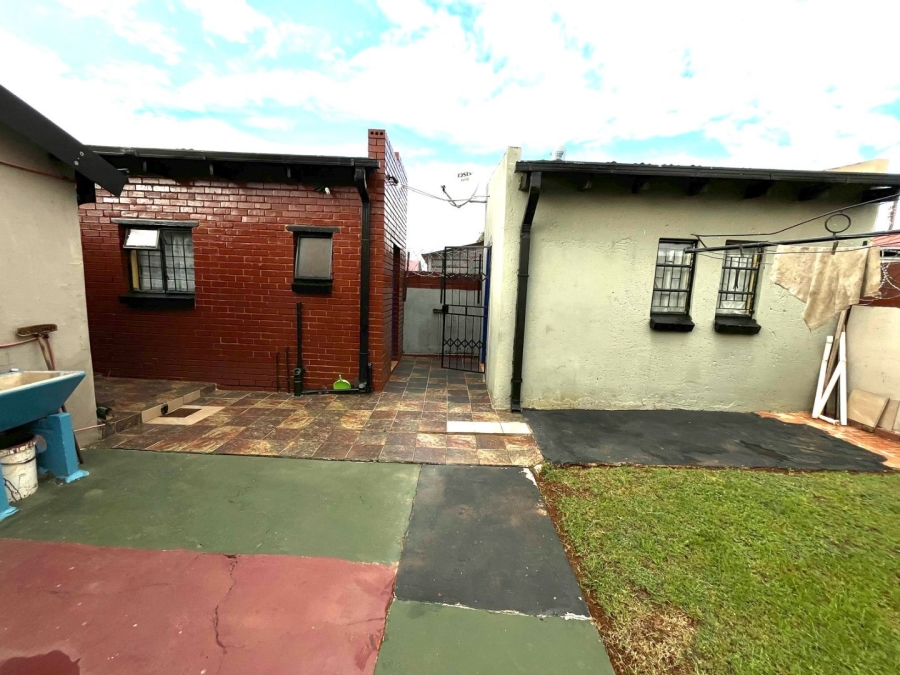 5 Bedroom Property for Sale in Soshanguve H Gauteng