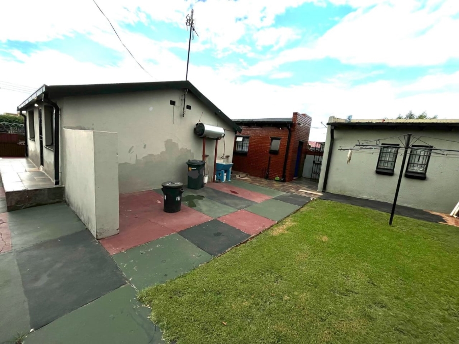 5 Bedroom Property for Sale in Soshanguve H Gauteng