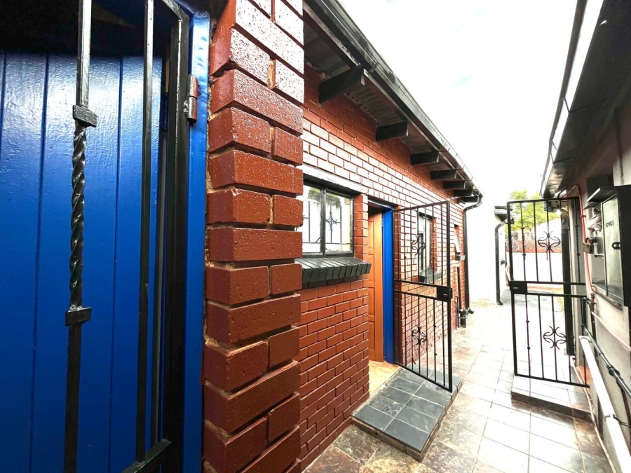 5 Bedroom Property for Sale in Soshanguve H Gauteng
