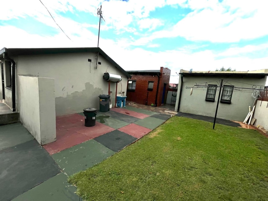 5 Bedroom Property for Sale in Soshanguve H Gauteng