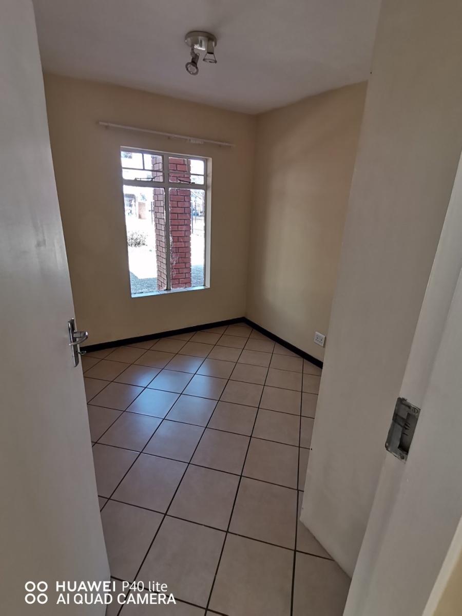 2 Bedroom Property for Sale in Karenpark Gauteng