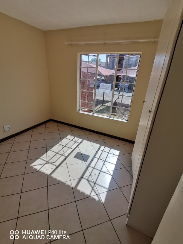 2 Bedroom Property for Sale in Karenpark Gauteng