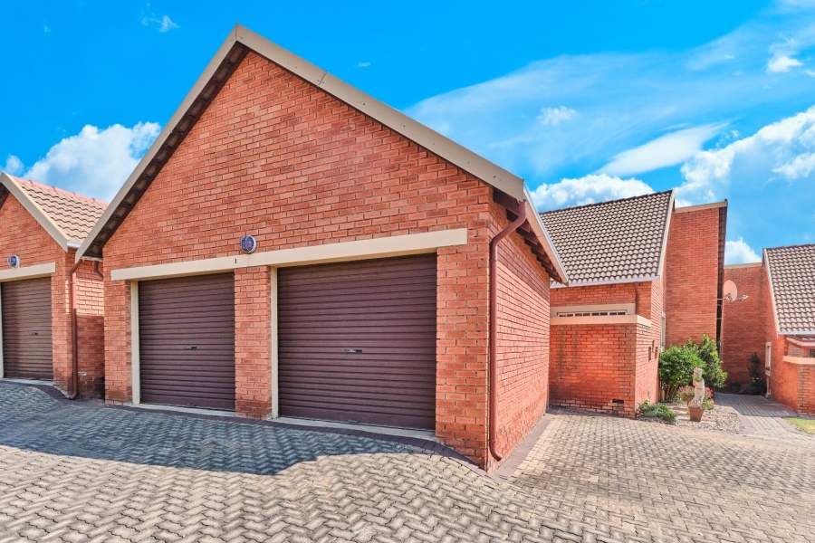 2 Bedroom Property for Sale in Honeydew Gauteng