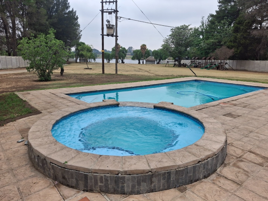 4 Bedroom Property for Sale in Marlbank Gauteng
