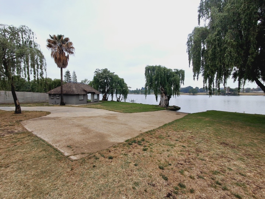 4 Bedroom Property for Sale in Marlbank Gauteng