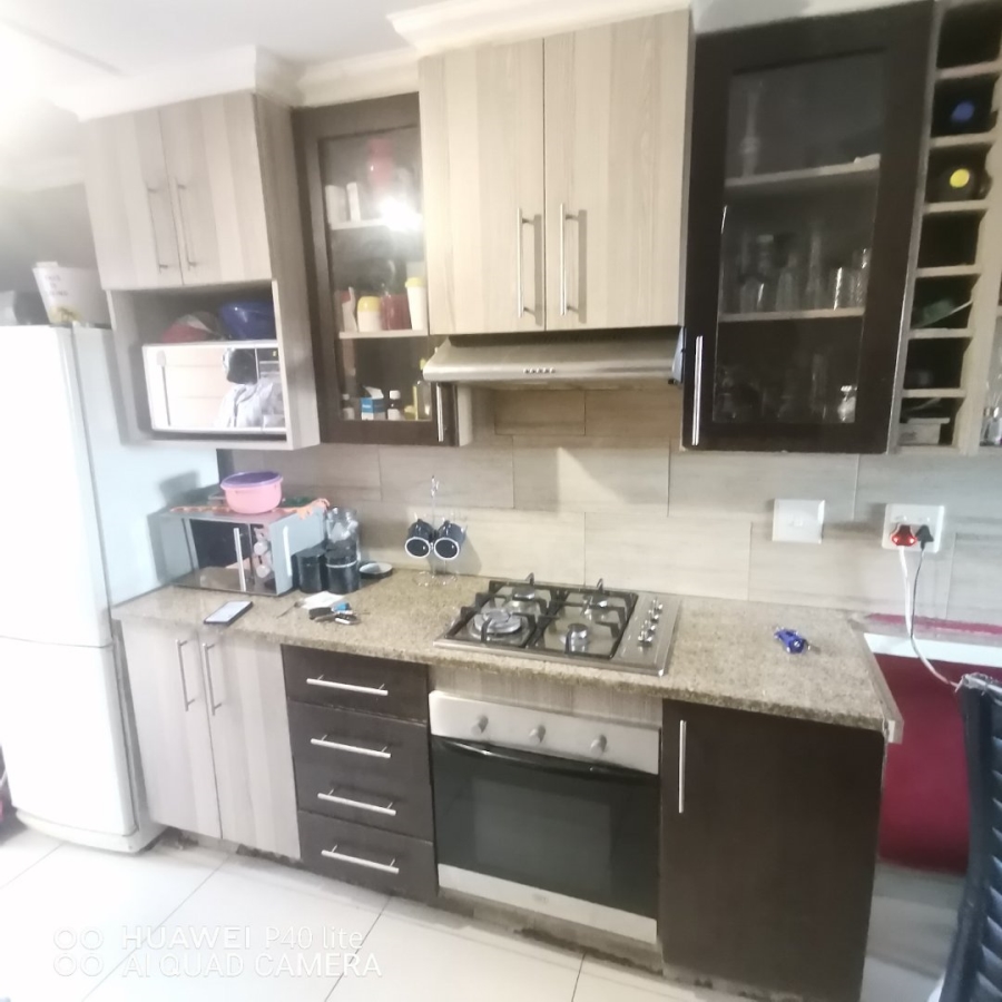 2 Bedroom Property for Sale in Pretoria North Gauteng