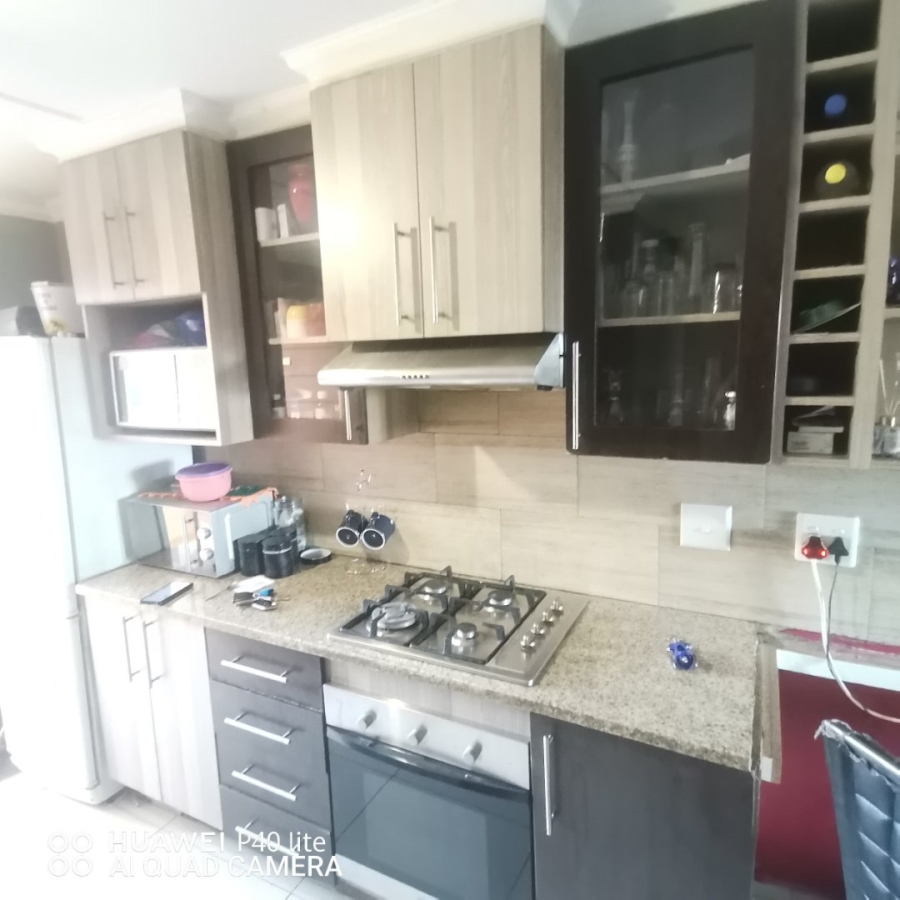 2 Bedroom Property for Sale in Pretoria North Gauteng