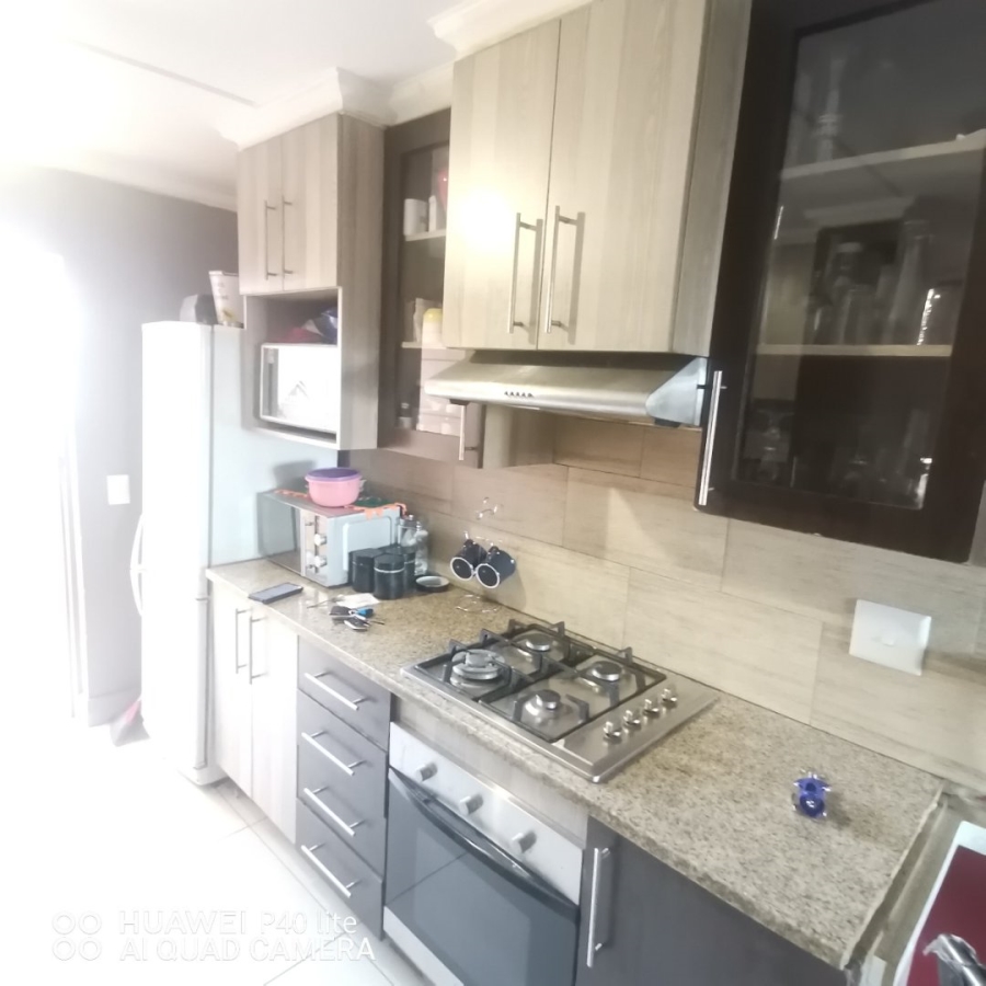 2 Bedroom Property for Sale in Pretoria North Gauteng